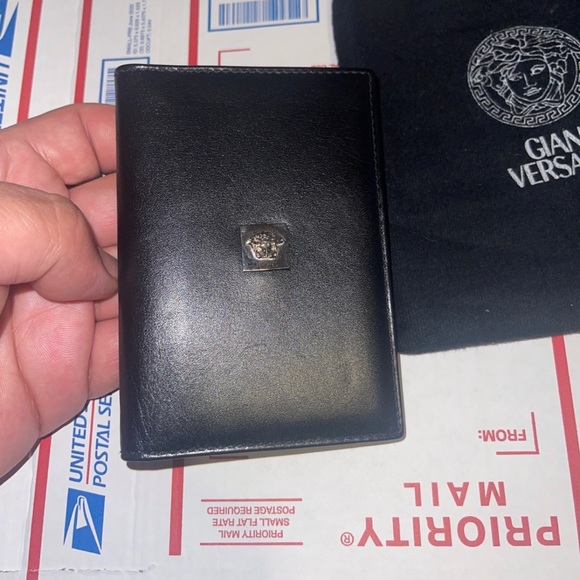 Vintage Gianni Versace Medusa Head leather card wallet